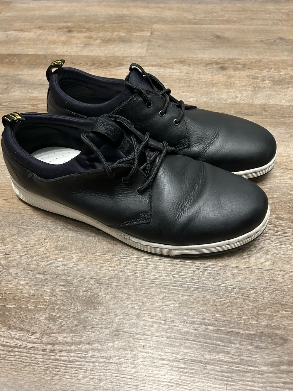 Dr. Martens Solaris Men Size 13 Black Leather‎ Low-Top Casual Lace Up Sneakers